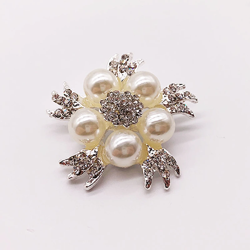 China Wholesale Zinc Alloy  Plated Imitation Pearl Rhinestone  Women Brooch For Gifts