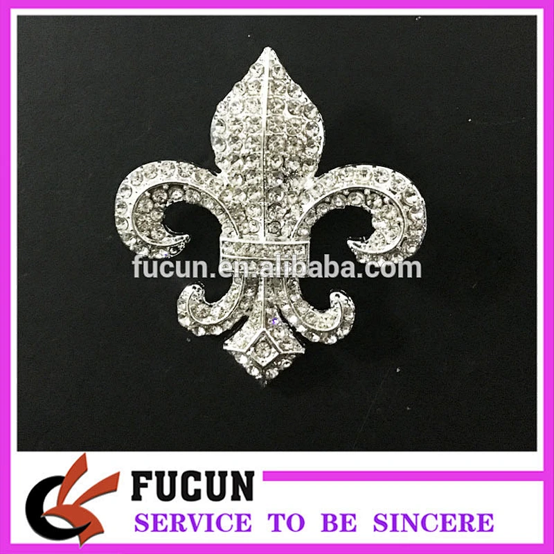 Customized 40*45mm wedding embellishment de lis rhinestone brooch