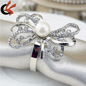 2019 New Pearl and Rhinestone Wedding Napkin Holder Napkin Rings