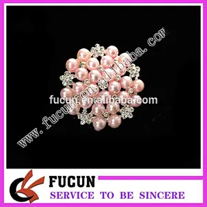 New Fashion Cheap Rhinestone pearl brooch for wedding in bulk