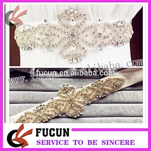 2018 new design bridal crystal rhinestone beaded applique for wedding dress