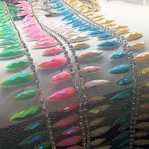 Top sale customized design wholesale diamante trimming color resin stone trimming for wedding dress