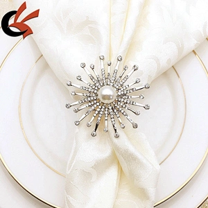 Restaurant & Hotel & Party table decoration pearl and rhinestone Napkin Ring