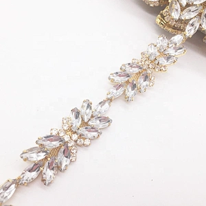 Wholesale 2019 spring new design clear acrylic rhinestone trims for dress belt decoration