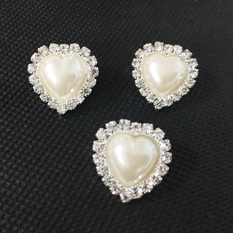 wholesale fancy 20mm mini heart shaped rhinestone white pearl button