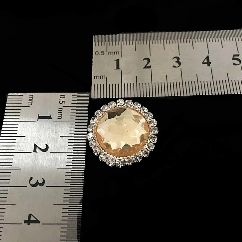 Factory Hot sale crystal rhinestone  acrylic flat back design  brooch in bulk