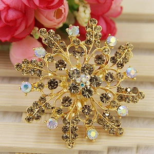 factory bulk flower crystal wedding jewelry gold plated rhinestone brooches for women decoration