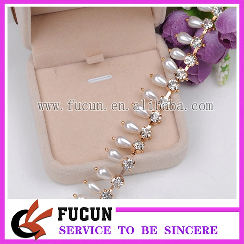 Handmade cheap rhinestone wedding trim bowknot style crystal beaded chains
