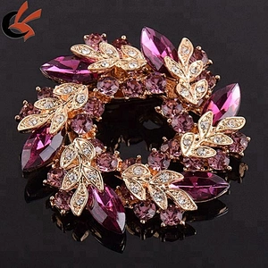 new arrival flower acrylic rhinestone brooch for wedding invitation card