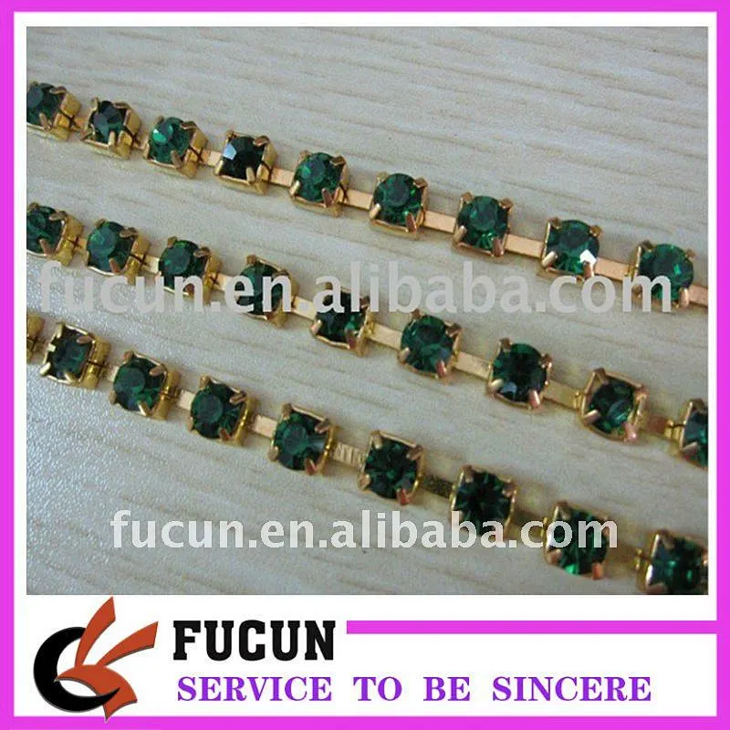 space green rhinestone cup chain