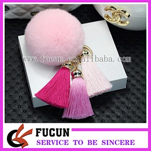 Fashion Trend Cheap Keychain Car Pom Pom Key Chain with Colorful Tassels