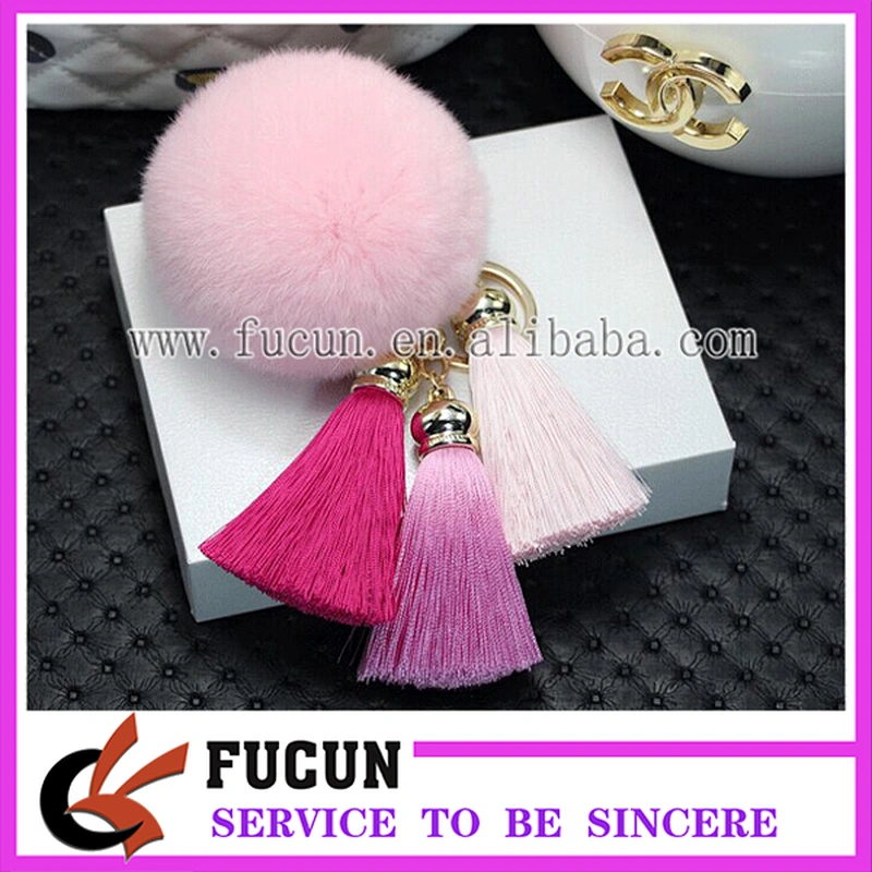 Fashion Trend Cheap Keychain Car Pom Pom Key Chain with Colorful Tassels