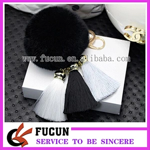 Fashion Trend Cheap Keychain Car Pom Pom Key Chain with Colorful Tassels