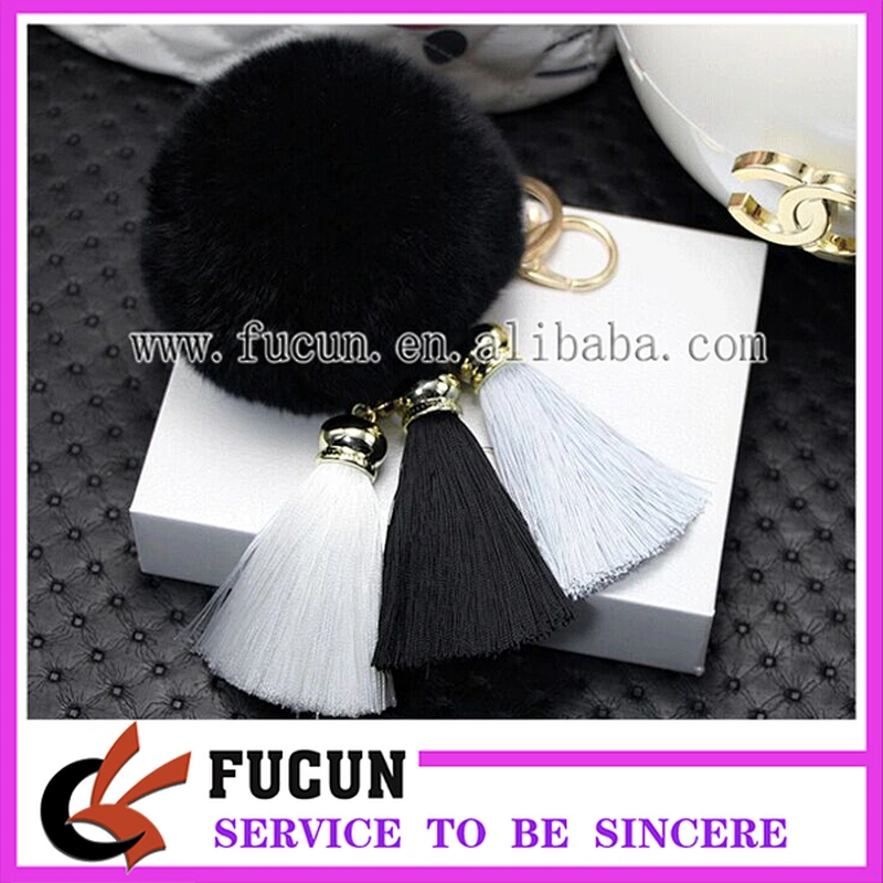 Fashion Trend Cheap Keychain Car Pom Pom Key Chain with Colorful Tassels