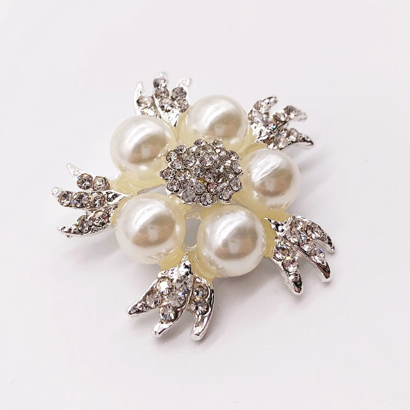 China Wholesale Zinc Alloy  Plated Imitation Pearl Rhinestone  Women Brooch For Gifts