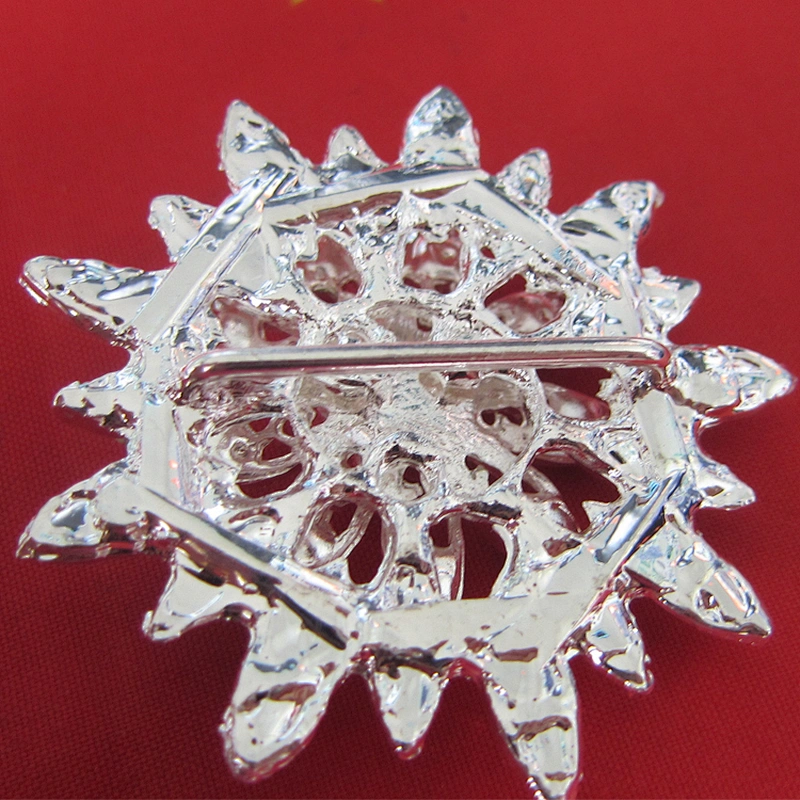 Women Favor Lapel Pin Design Rhinestone Vintage Flower Crystal Brooch