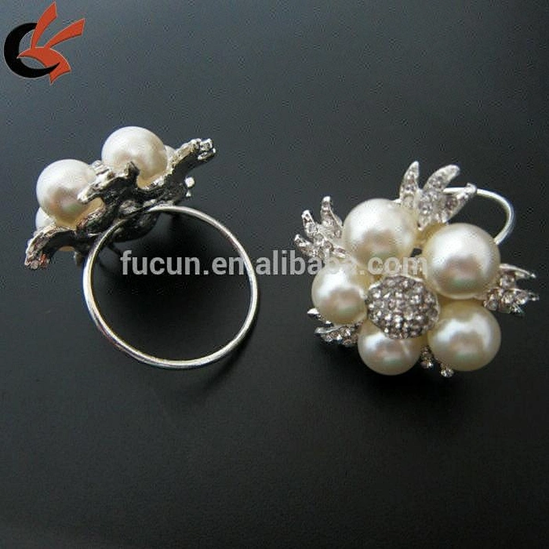 2018 bulk wholesale pearl rhinestone flower napkin rings for wedding table decoration