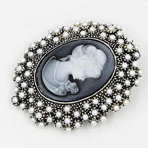 Hot sale fashion retro metal beauty head carved inlaid pearl beads lady cameo brooch
