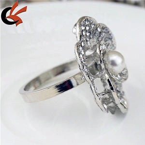 Wholesale Crystal Flower Rhinestone Table Decor Wedding Napkin Ring