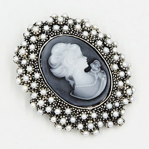Hot sale fashion retro metal beauty head carved inlaid pearl beads lady cameo brooch