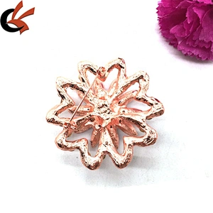 Wholesale garment accessory rose gold setting crystal brooches in bulk for men