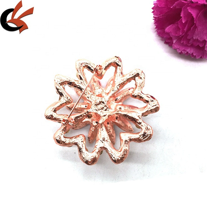 Wholesale garment accessory rose gold setting crystal brooches in bulk for men