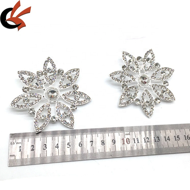 Fashion Flower Mould Breast Pin Metal Hardware Crystal Women Brooch Pin
