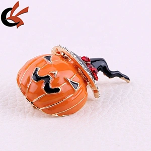 Hot sale Halloween gift pumpkin enamel brooch with crystal decoration
