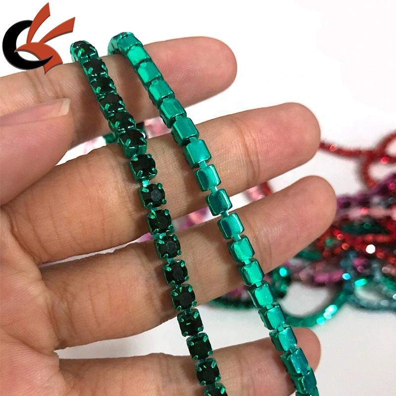 2020 New product color metal claws with color crystal rhinestone cup chain