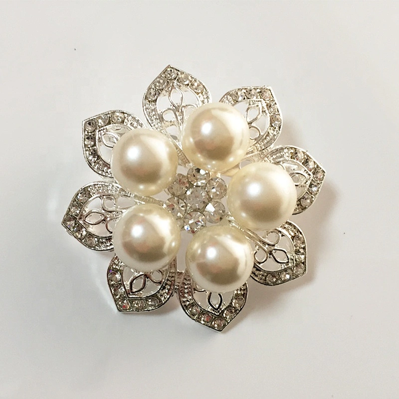 New design 2021 price injection accessories jewelry silver metal crystal brooch for baroque Christmas wedding