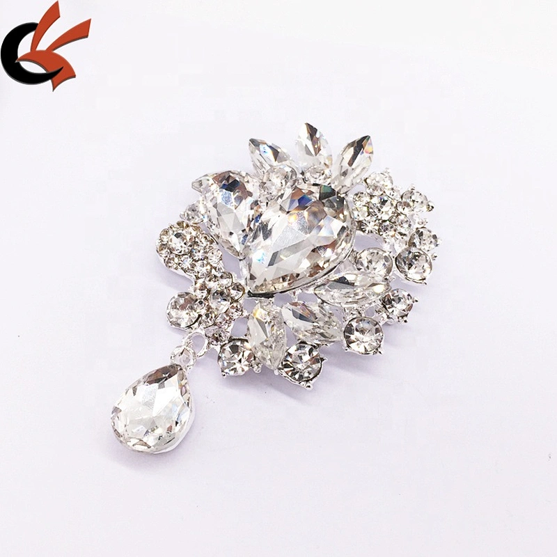 Latest Fashion China wholesale fancy glass rhinestone crystal brooch women pin