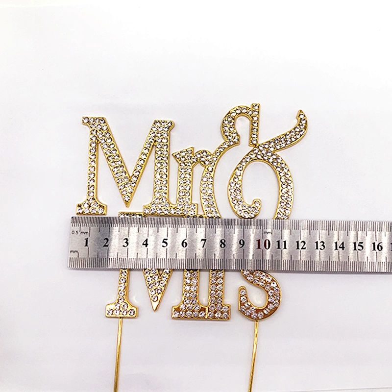 2020 new arrivals wedding decoration gold plating Mr&Mrs style crystal rhinestone cake topper for party