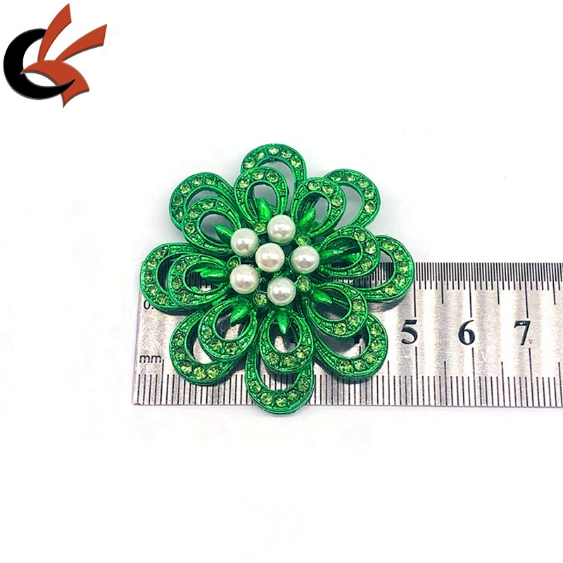 New arrival flower shapes green and pink color plating metal base crystal rhinestone pearl brooches