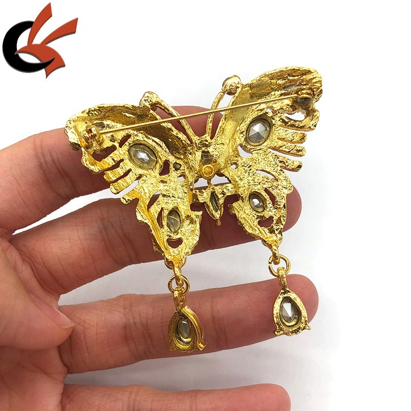 Factory wholesale butterfly crystal rhinestone brooches for wedding decoration