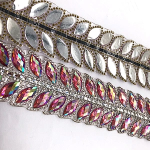 Wholesale Newest Design Decoration iron on  hot fix Resin Stones trimming chain for garment  accessories