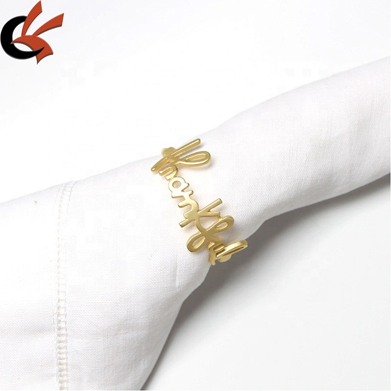 New Fashion 2021 Custom Alloy Metal First Alphabet Letter Gold And Silver Napkin Ring For Thanksgiving