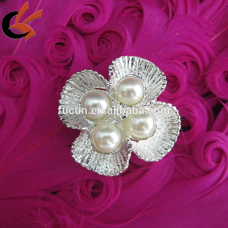 Cute Small Silver Plated and Pearl Flower Wedding Brooch Pin