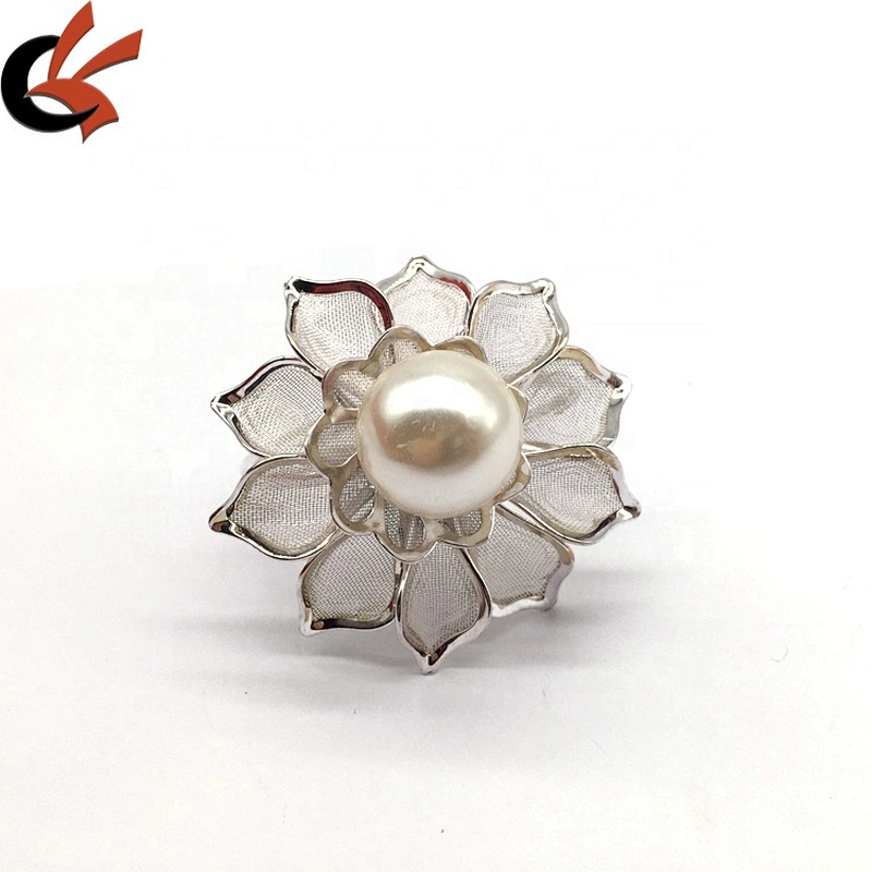 Guangzhou Factory Anniversary Wedding Occasion Silver Lace Lotus Flower Beads Napkin Ring