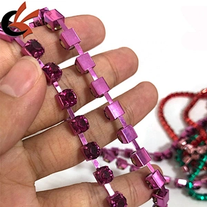2020 New product color metal claws with color crystal rhinestone cup chain
