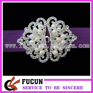 heart shape rhinestone and pearl pair buckles for wedding invitation silk box