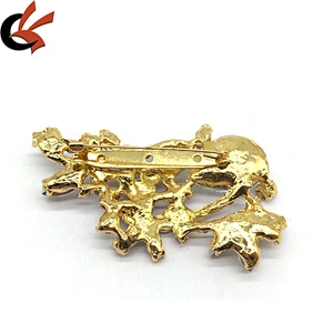 Irregular Gold Plating Metal Originality Floral Brooch Pin For Women Dresses Decoration