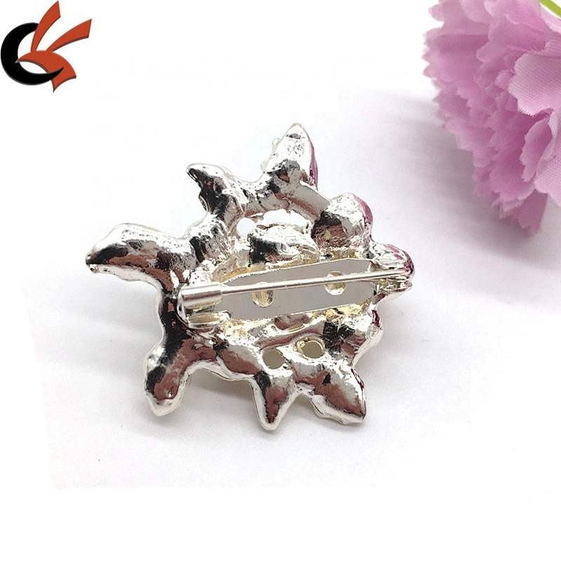 wholesale in bulk factory handmade cheap flower rhinestone pearl brooch for wedding invitation decors