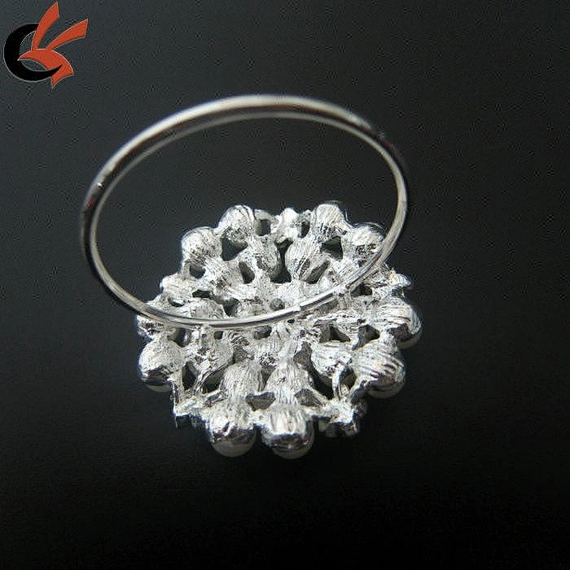 new arrival pearl rhinestone brooch napkin ring for table decoration