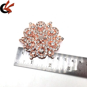 Hot sell Guangzhou factory sale flower brooches elegant rose gold crystal brooch for clothes accessories