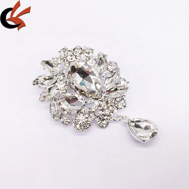 Latest Fashion China wholesale fancy glass rhinestone crystal brooch women pin