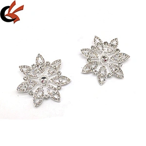 Fashion Flower Mould Breast Pin Metal Hardware Crystal Women Brooch Pin