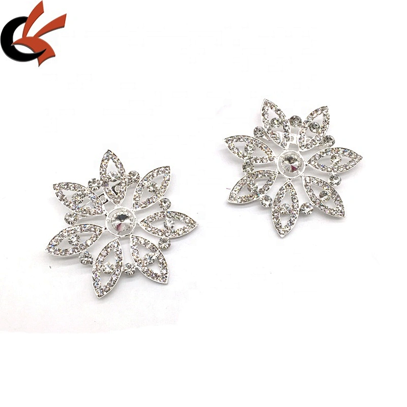 Fashion Flower Mould Breast Pin Metal Hardware Crystal Women Brooch Pin