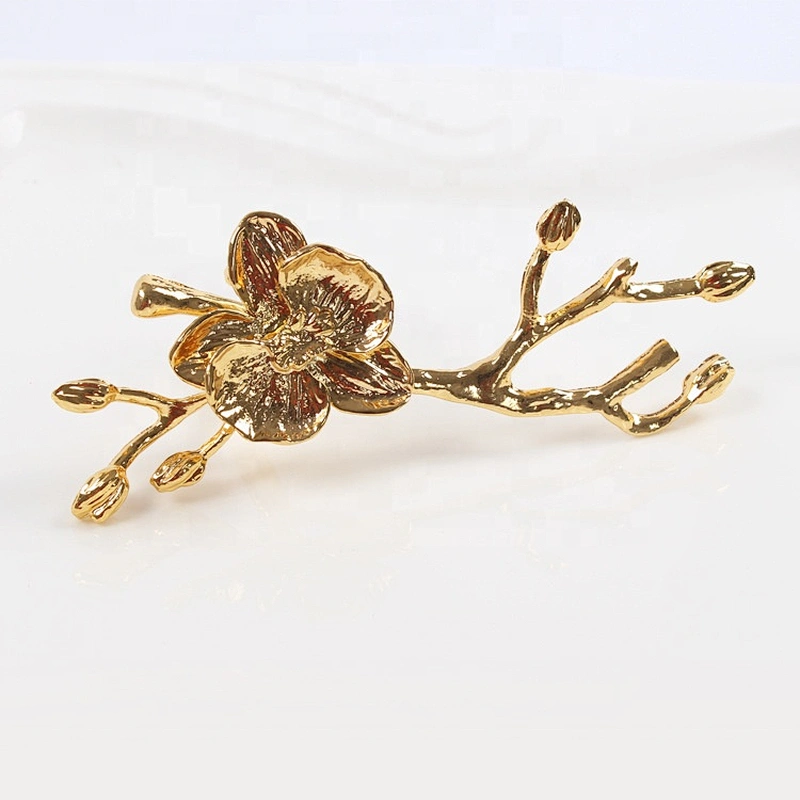 New custom model Chinese wedding table decoration creative metal plum blossom flower napkin ring