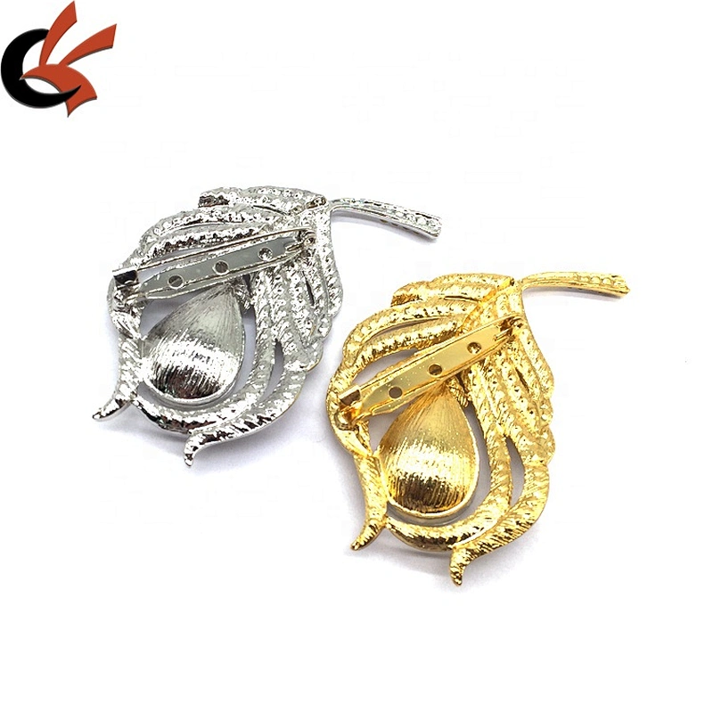 New arrival 2021 silver product fashion women garment design feather shaped women brooches