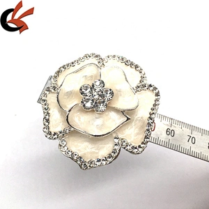 2021 new product table decorative French rose white colour enamels table crystal wedding napkin ring